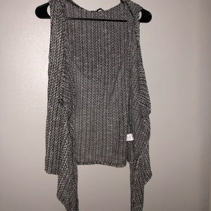 About a girl : sleeveless sweater